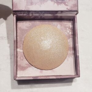 Urban Decay Naked illuminated Shimmering Powder for Face and Body "Luminous"